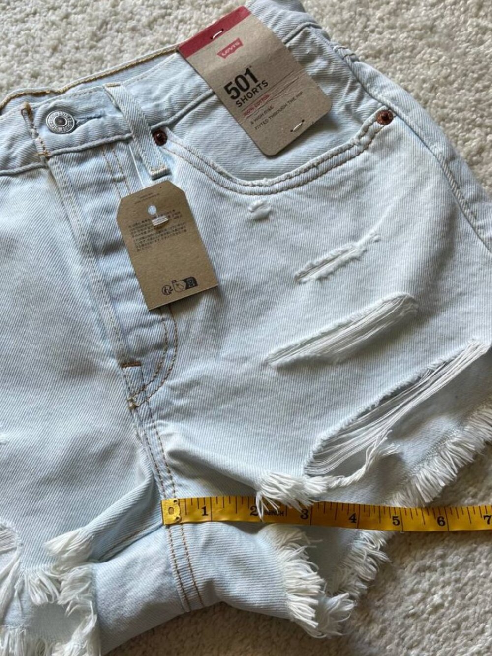 NWT Levi's 501 High Rise Distressed Women’s Denim Shorts Size 26 - Picture 9 of 11